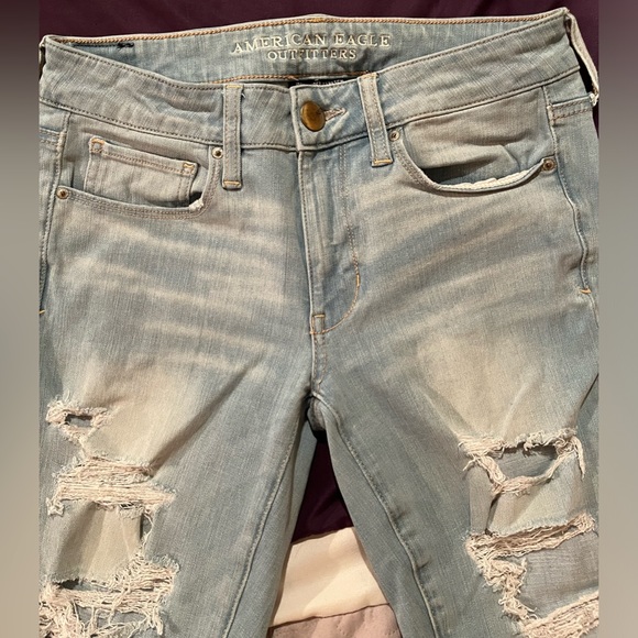 American Eagle Distressed Light Wash Jeans - Picture 2 of 6